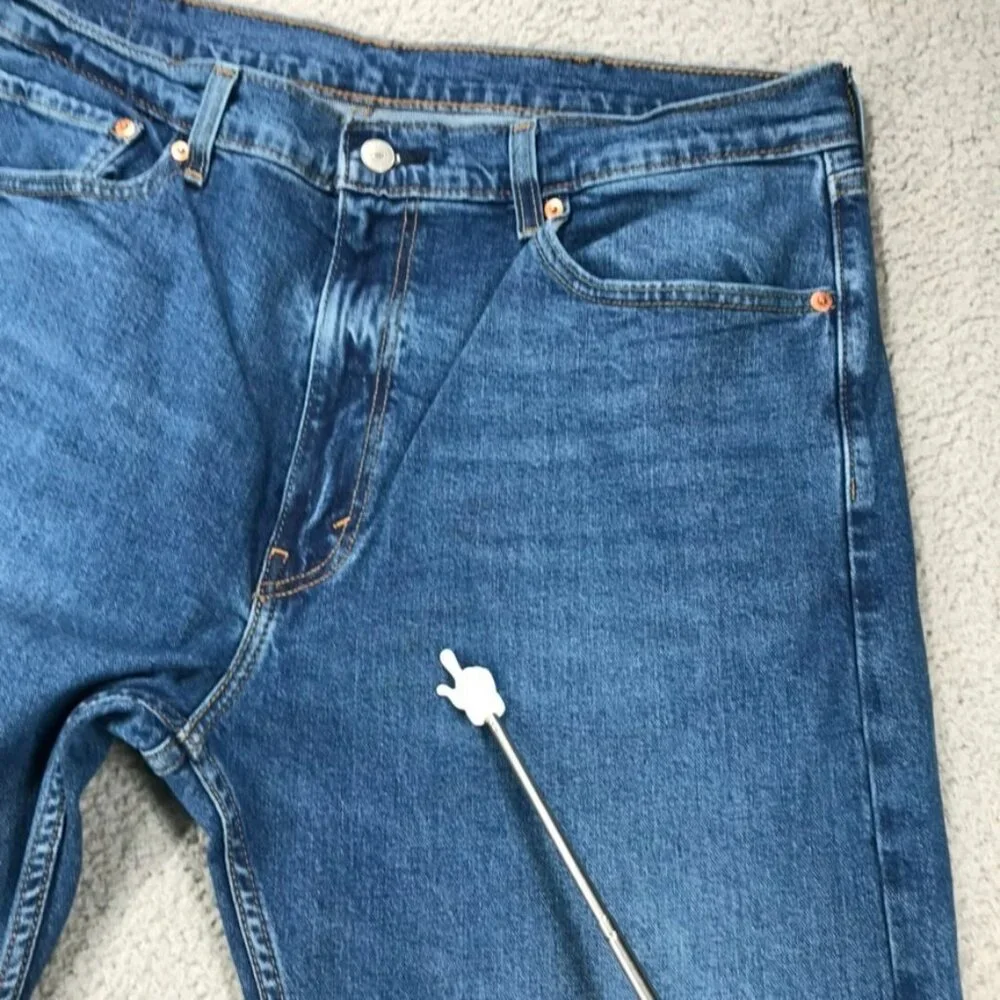 LEVIS 505 Jeans Mens 38x30 Regular Fit Straight Leg‎ Medium Wash Denim *FLAW